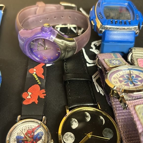 Mixed Brand Children’s Lot of Watches - Analog , Digital and Canera watches - Picture 3 of 4